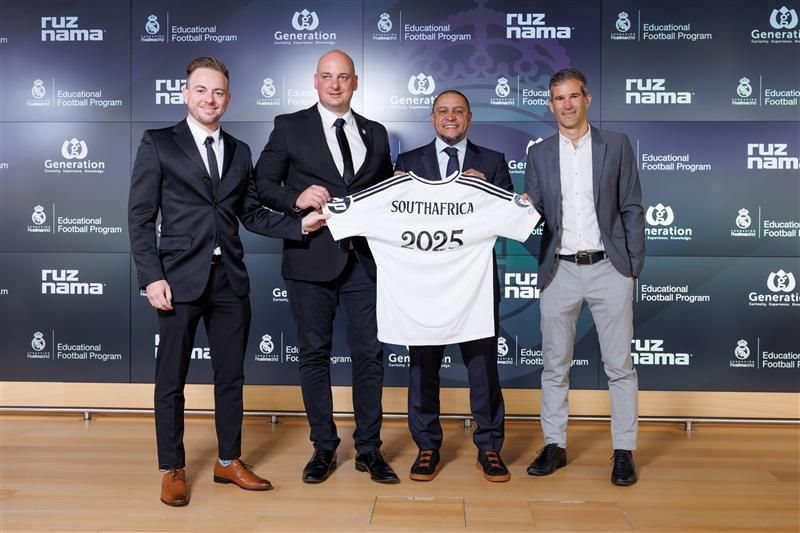 From left to right: Brendan Epstein, Jevron Epstein (CEO, Generation Schools), Roberto Carlos, Jac Vos (financial director, Generation Schools) | image supplied