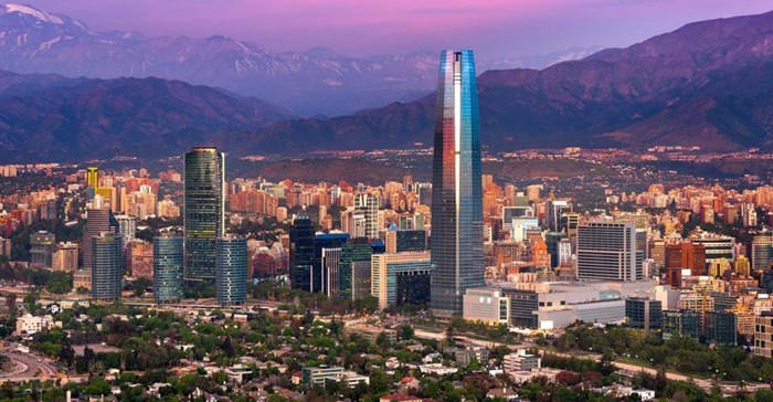 Source: © 123rf  Panoramic view of Santiago de Chile with the Andes mountain range in the back. Scopen's latest report analyses the new business practices of creative companies and advertisers' practices in Chile