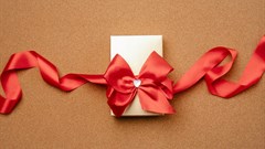 Mastering Valentine&#x2019;s Day deliveries: expert tips for on-time gifts