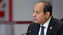 Egypt Suez Canal monthly revenue losses at around $800m, Sisi says