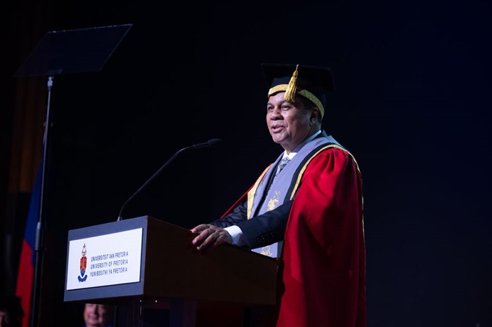 Prof Francis Petersen delivering his inaugural address