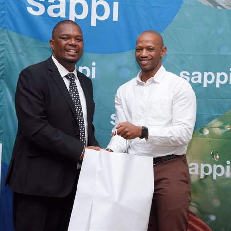 The Mayor of Mandeni, Cllr Thabani Mdlalose with Tugela Mill general manager, Philani Gumede