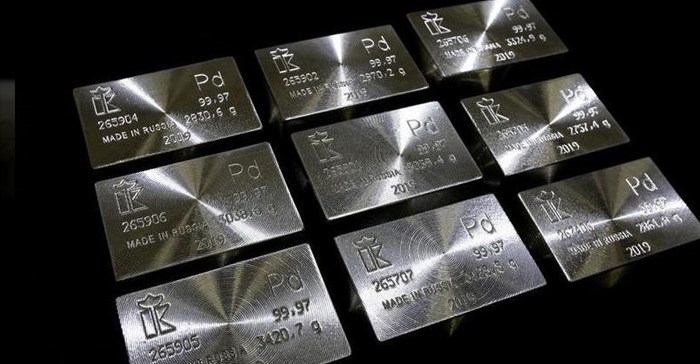 Source: © MiningMX  platinum group metals (PGMs), coal, gold, manganese and chrome are exclsuved from the US's recently announced import tariffs