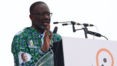 Tidjane Thiam, president of the PDCI (Democratic Party of Cote d'Ivoire), speaks during a meeting as the country prepares for the presidential election in Yopougon, Abidjan, Ivory Coast. Source: Reuters/Luc Gnago/File.