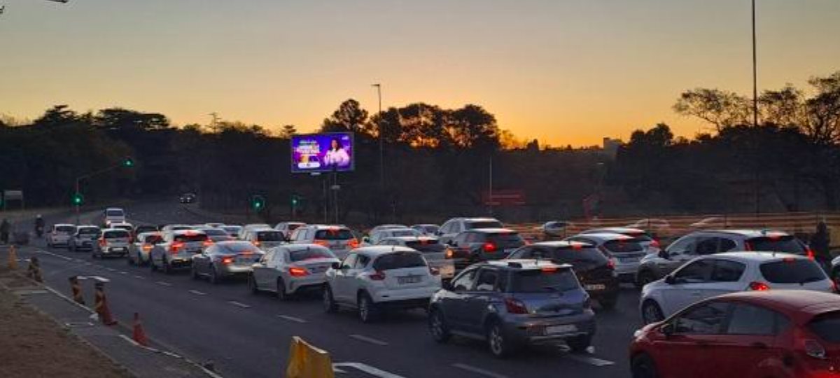 Primedia Outdoor and Johannesburg Road Agency keeping traffic lights on during outages