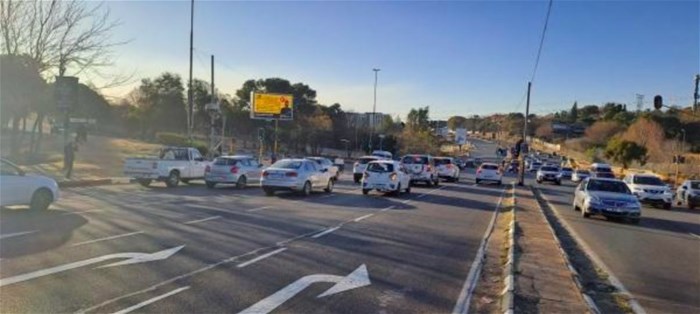 Primedia Outdoor and Johannesburg Road Agency keeping traffic lights on during outages