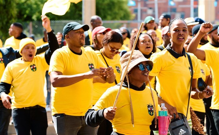 Koo celebrates Mzansi mothers with nationwide 'A Song for Ma' competition