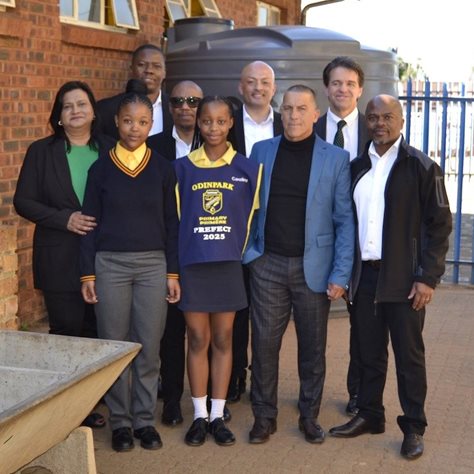 The team from Air Products were proud to hand over the wash stations and JoJo tank to the Odin Park Primary School principal and learners during a celebration event at the school