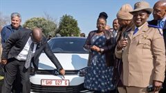 Gauteng unveils new high-tech number plates
