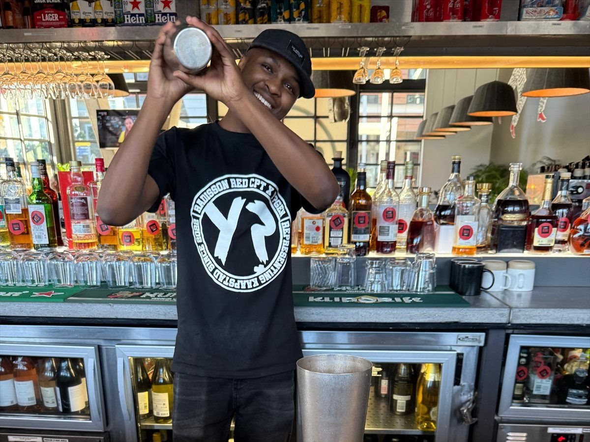 Sibulele Fon, Barista, Radisson Red Waterfront