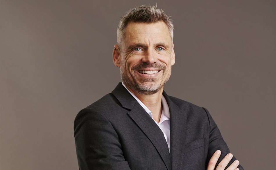 Can citizens take action against the state to maintain critical infrastructure?