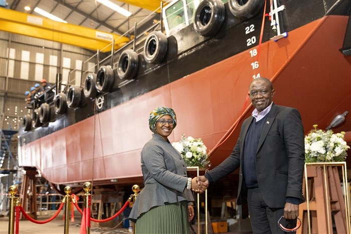 Source: Supplied | From left to right: Damen Director Sefale Montsi and Transnet GCOO Solly Letsoalo