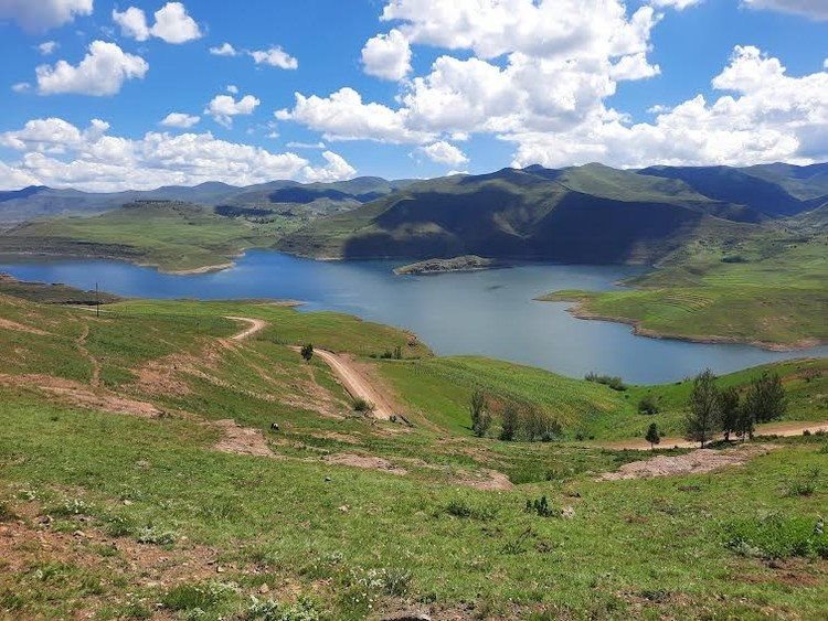 The Katse Dam, the largest in the Lesotho Highlands Water Project and a key water source for the Vaal Dam, which provides all Johannesburg’s drinking water, is at the centre of a landmark constitutional case to be heard by the Lesotho High Court. Archive photo: Sechaba Mokhethi / GroundUp