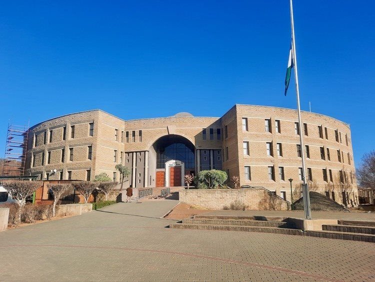 Lesotho Palace of Justice in Maseru. The Lesotho Highlands Development Authority wants a case against it dismissed. Photo: Sechaba Mokhethi / GroundUp