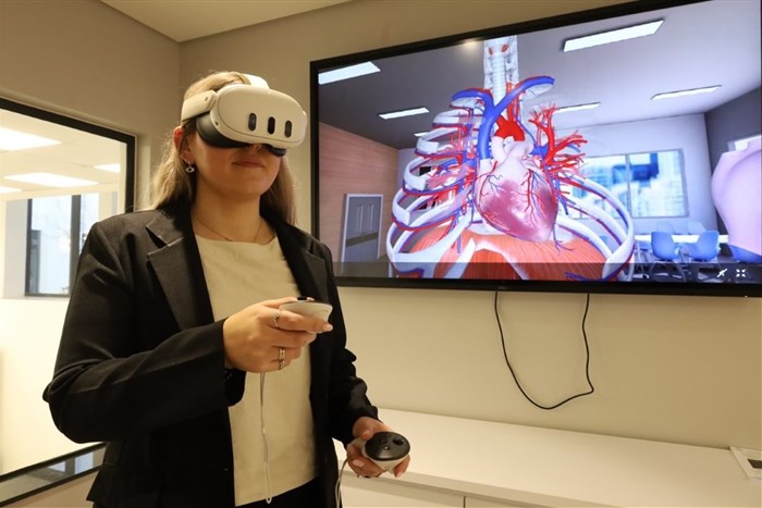 The centre includes virtual and augmented reality (VR/AR) systems, interactive touch tables enabling 3D anatomical exploration, and advanced 3D printing facilities. Image supplied.