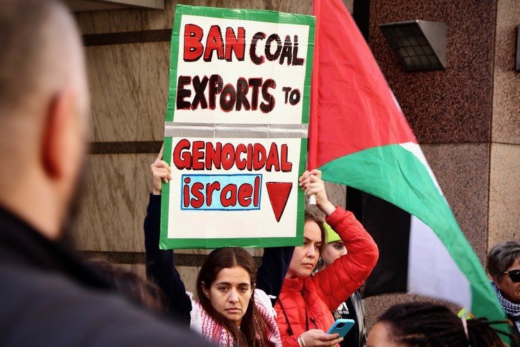 Protesters gathered outside the Department of Trade, Industry and Competition’s offices in Cape Town on Thursday. Photos: Matthew Hirsch