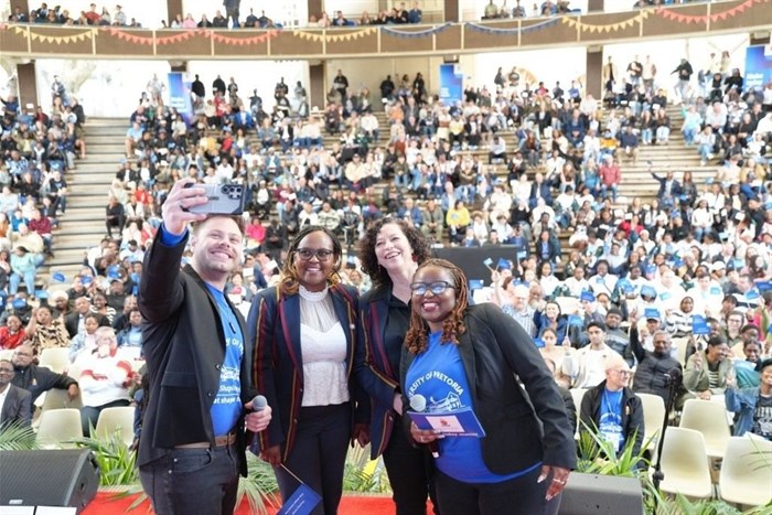 Crowd selfie moment captured: Renaldo Alberts (alumni), Dr Kgadi Mathabathe (director: Student Affairs), Prof Loretta Feris (vice-principal: Academic) and Noluthando Buthelezi (alumni)