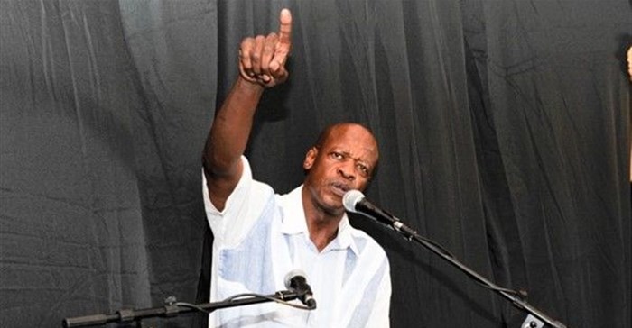 Source: © Al Jareera  The people’s poet, Mzwakhe Mbuli has called for the dissolution of the South African Music Rights Organisation board
