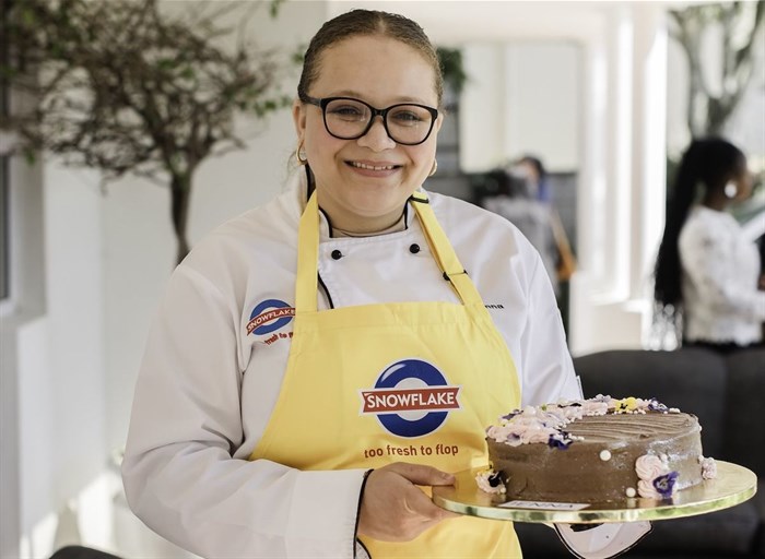 Jenna Ernstzen with her winning cake called ‘Shirley’s Garden’ at the 2024 Snowflake Rising Stars Competition Bake-off