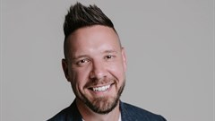 Brent Lindeque joins eNCA for a feel good twist to the end of the week