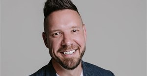 Brent Lindeque joins eNCA for a feel good twist to the end of the week