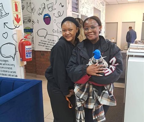 BICGeons land, students steal the show (and a few birds)