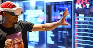 How can South African retailers use augmented reality to improve shopping experiences?