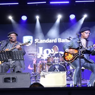 Vusi Mahlasela – South Africa’s living legend moving hearts across generations