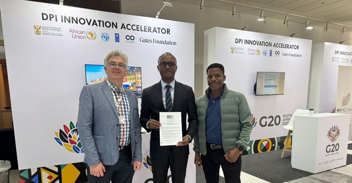 The M20 Declaration was formally handed over to South Africa’s Minister of Digital and Communication Technologies Solly Malatsi (centre), by William Bird (MMA) and Sbu Ngalwa (Sanef)