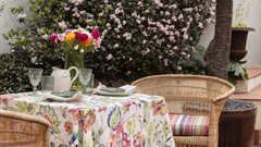 Summer entertaining trends: Hosting like a goddess indoors and outdoors