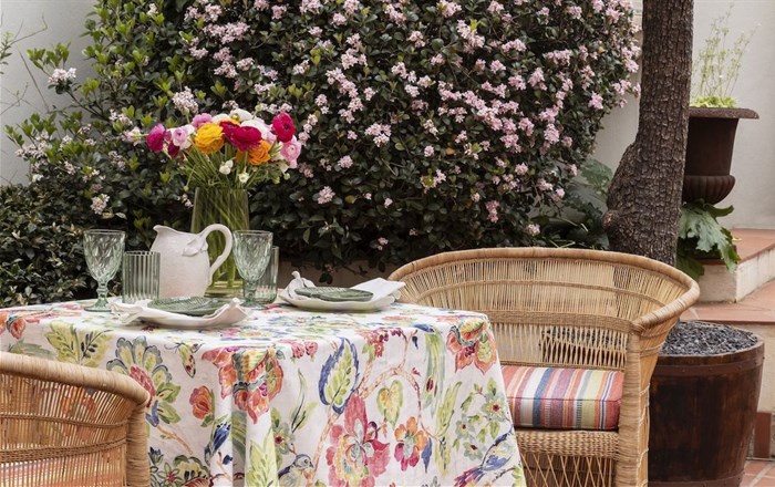 Summer entertaining trends: Hosting like a goddess indoors and outdoors