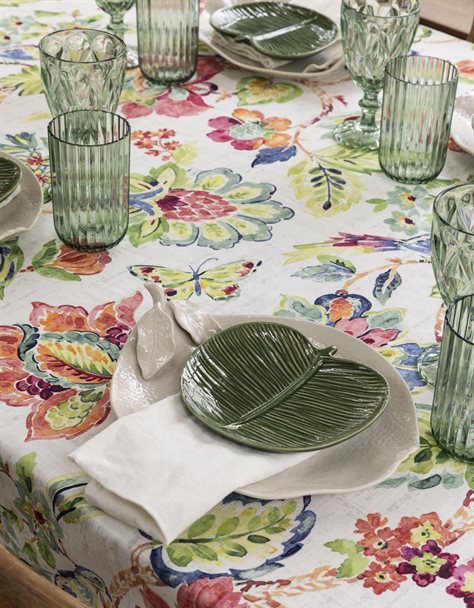 Summer entertaining trends: Hosting like a goddess indoors and outdoors