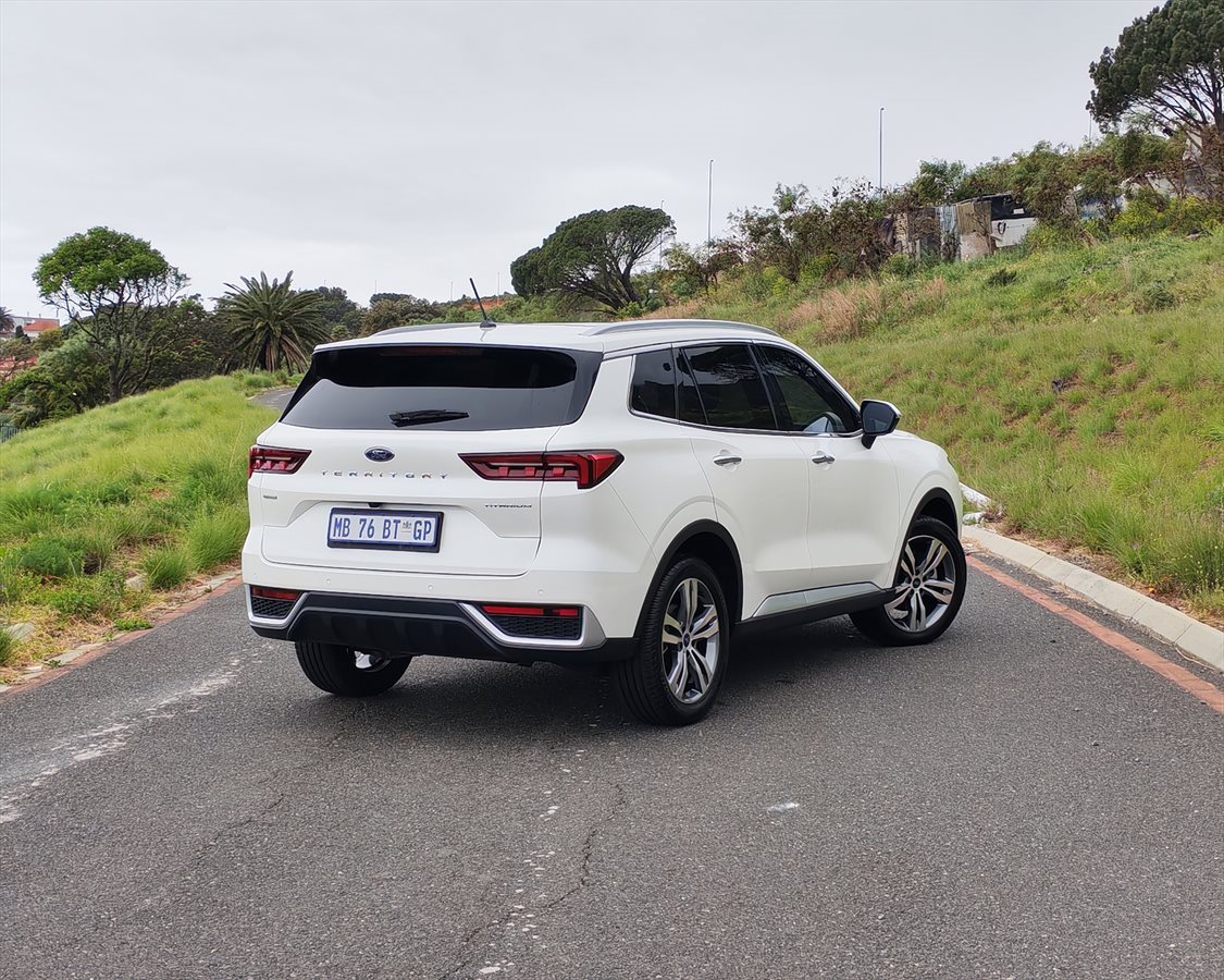 The Territory lettering, slim rear LED lights, and a minor rear spoiler make the Territory a decent-looking car from behind