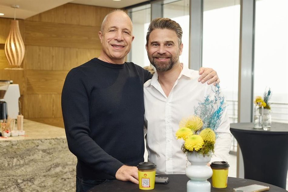 CEO of Aurik : Pavlo Phitidis and East Coast Radio’s Content and Programming Manager Travis Bussiahn / Image: Julian Carelsen.