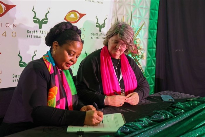 Source: SanParks | SANParks CEO Hapiloe Sello and Good Work Foundation CEO Kate Groch sign a cooperation agreement that will see the establishment of more digital learning campuses in the vicinity of national parks, benefiting township and rural communities.