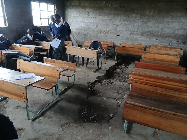 Some learners have given up hope that their promised new school will ever be built. Photos: Nombulelo Damba-Hendrik / GroundUp