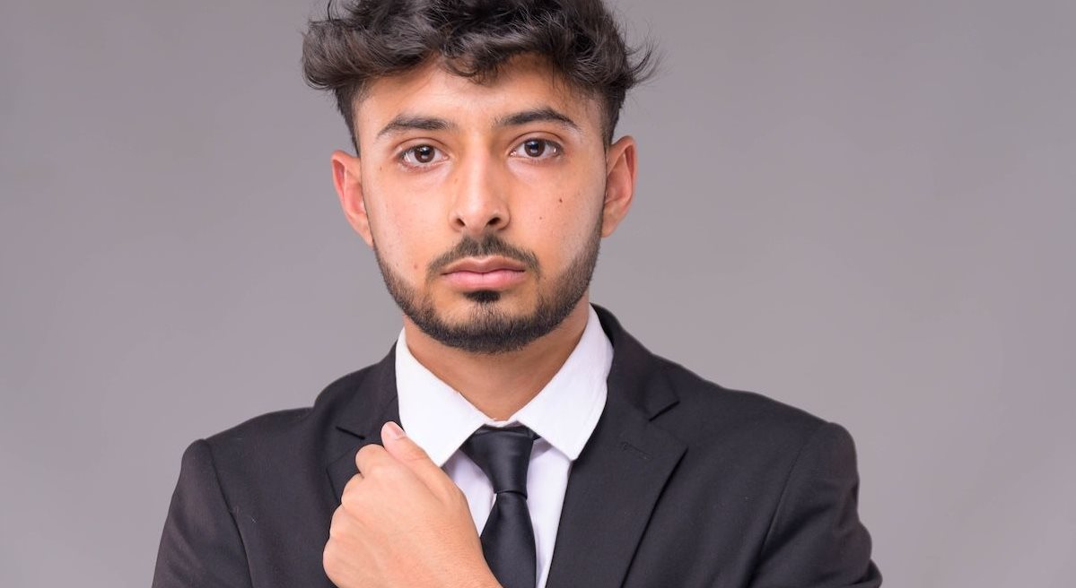 Talha Essop named Overall Winner of Saica&#x2019;s Trainee Trailblazer Awards 2025