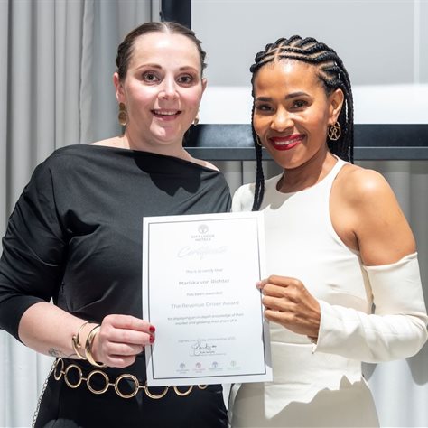 Revenue Driver Award presented to Mariska von Richter (left) by Zuki Jantjies, divisional director Sales & Marketing