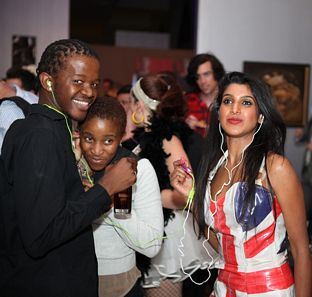 90's music girl entertains the guests