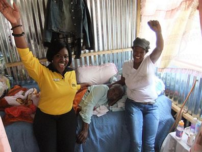 Olga from Builders Warehouse, Thabitha Sithole and her daughter Sibongile