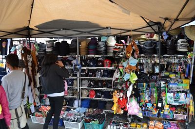 94.5Kfm broadcasts to SA listeners from LA