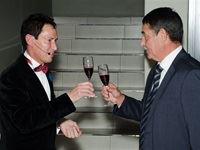 Nico Oosthuizen (left) and MD of Forever SA, Kobus Tait