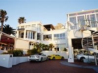 The Red Carpet Fashion Show 2016