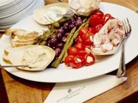 The Red Carpet Fashion Show 2016