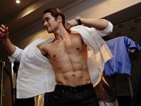 The Red Carpet Fashion Show 2016