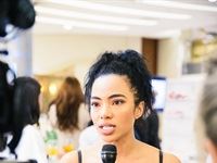 The science of POND'S at the POND'S Institute pop-up experience