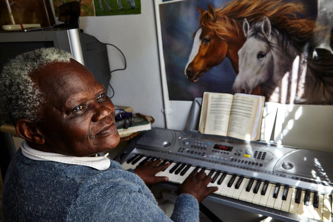 “I love music. I love singing. I used to conduct a choir and I miss it. It’s in my blood, honestly. It’s a good thing to render music to say thank you. I want to sing. I don’t want anything else.” - Boyce, 75 #HumansOfNoah