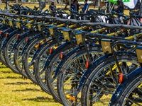 Qhubeka hands over bikes in Paarl
