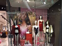 Truworths – Window Display, Decorations, Visual Merchandising 3