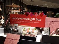 YuppieChef - Decorations, visual merchandising, signage